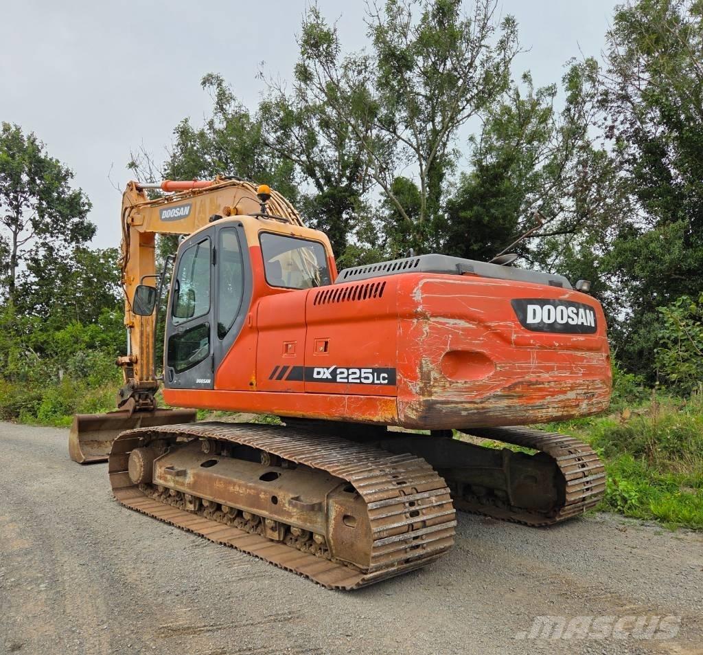 Doosan DX 225 LC Bagri goseničarji
