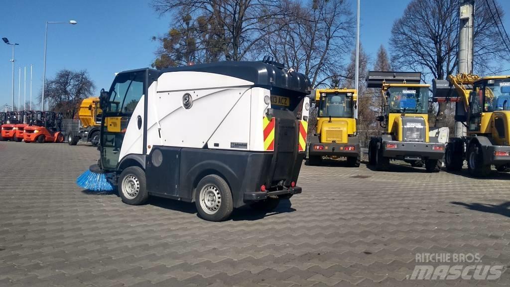 Johnston CN 101 Cestni pometači
