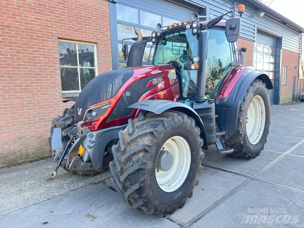 Valtra T 174 Versu Traktorji