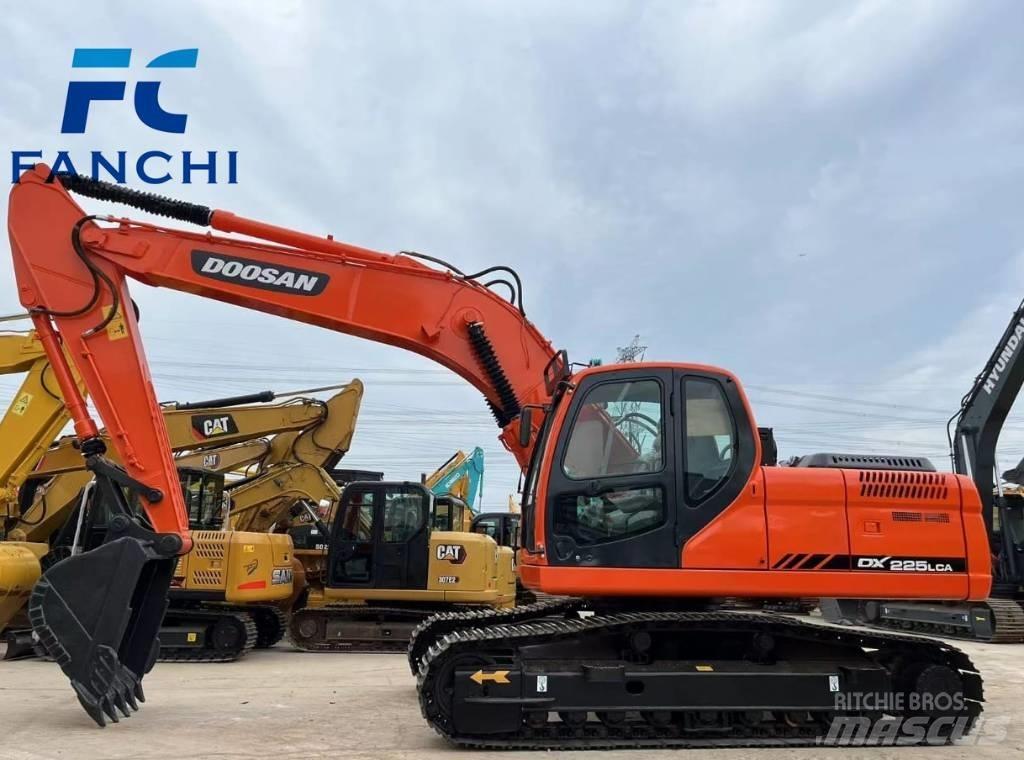 Doosan DX 225 LCA Bagri goseničarji