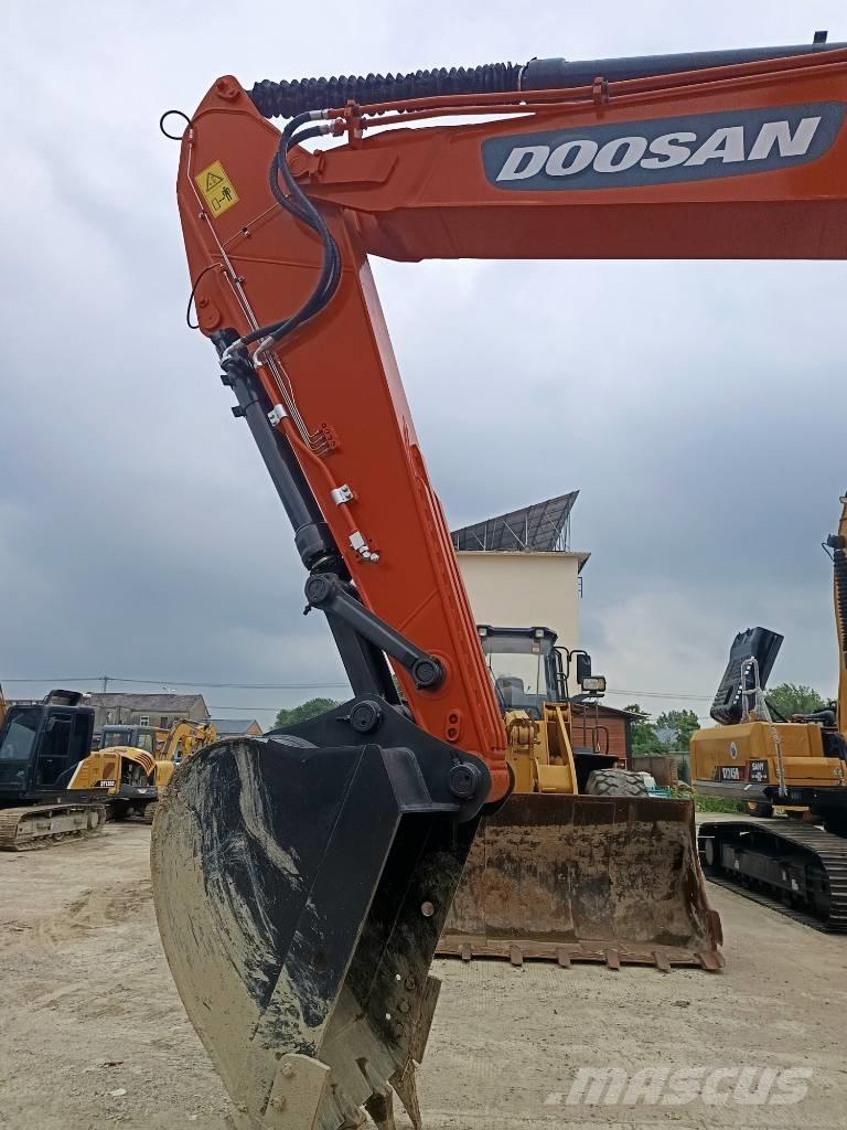 Doosan DX 300 LC Bagri goseničarji