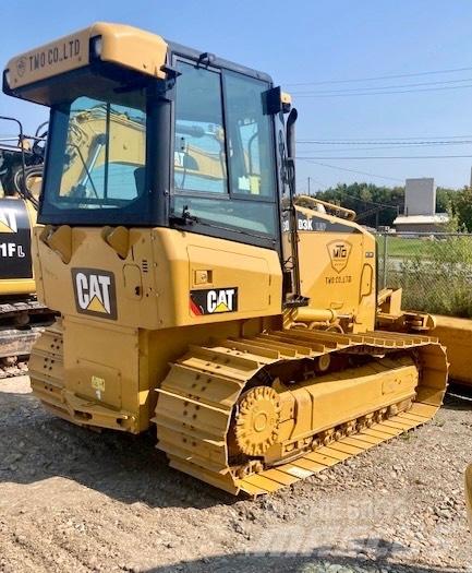 CAT D 3 K LGP Buldožerji goseničarji
