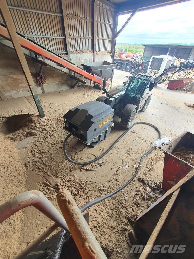 Screenpod PV300E Vacuum cleaners