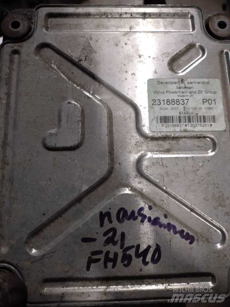 Volvo Moottori ecu Elektronika