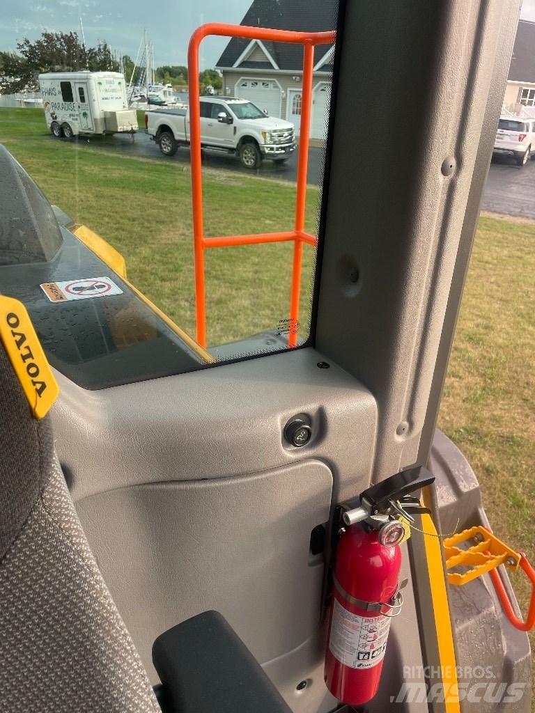 Volvo L120H Kolesni nakladalci