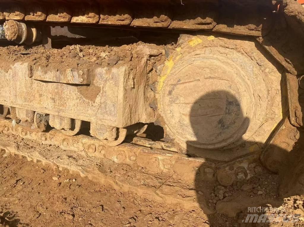 Doosan DX 300 LC Bagri goseničarji