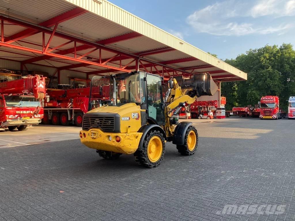 CAT 908M Kolesni nakladalci