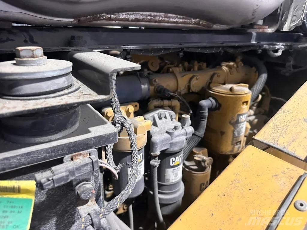 CAT 950M Kolesni nakladalci