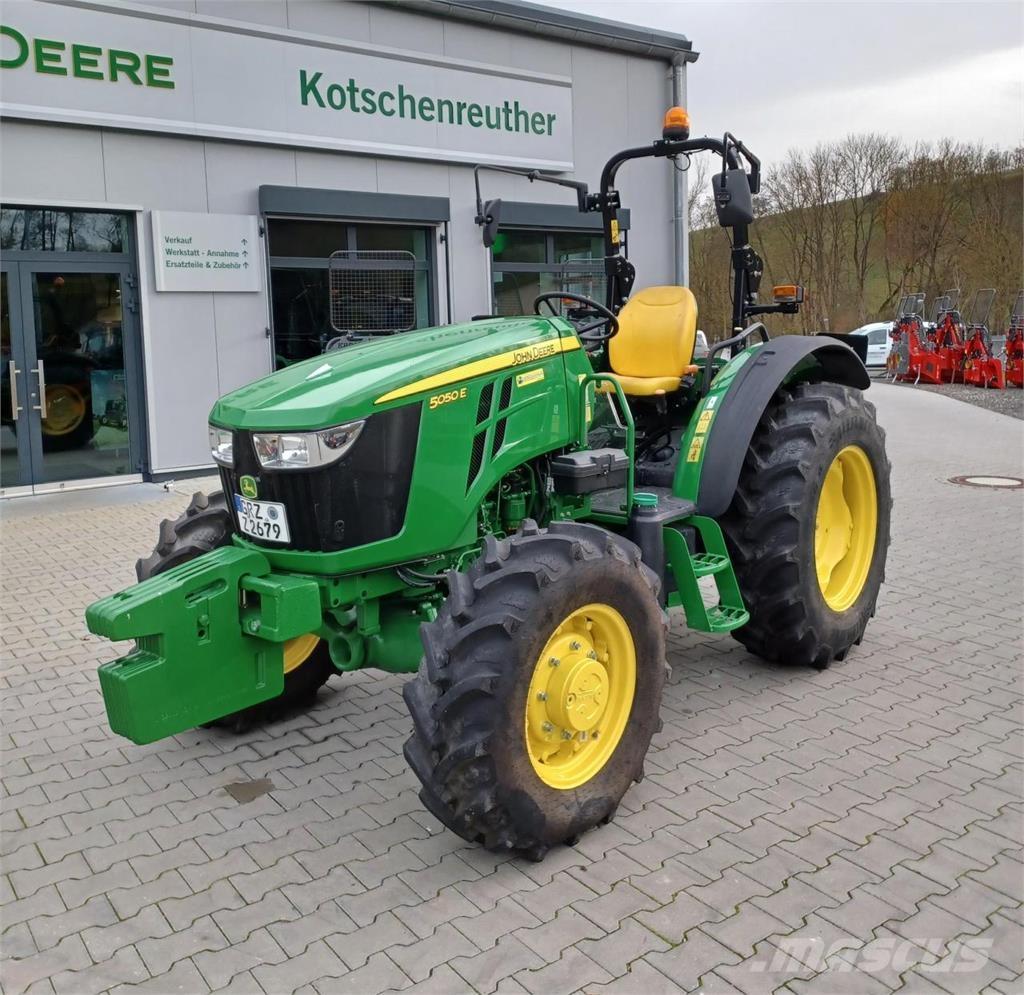 John Deere 5050E Traktorji