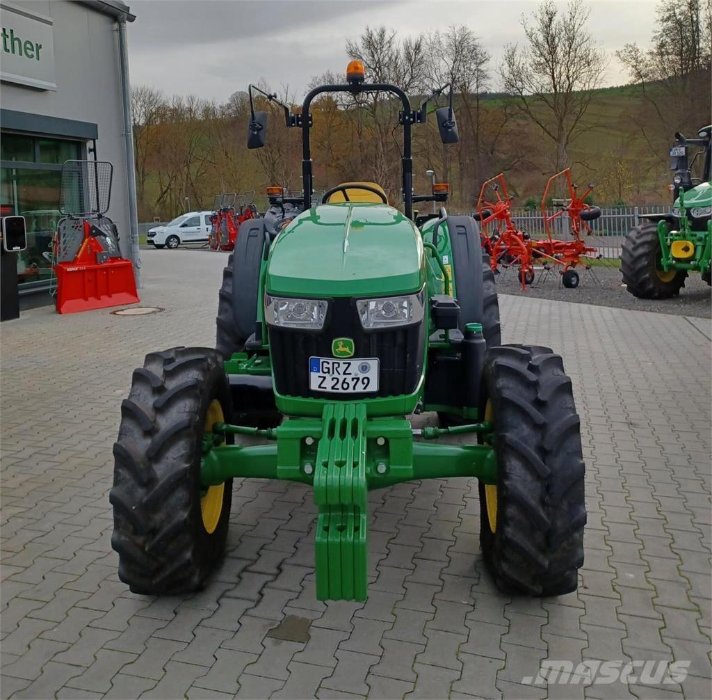 John Deere 5050E Traktorji