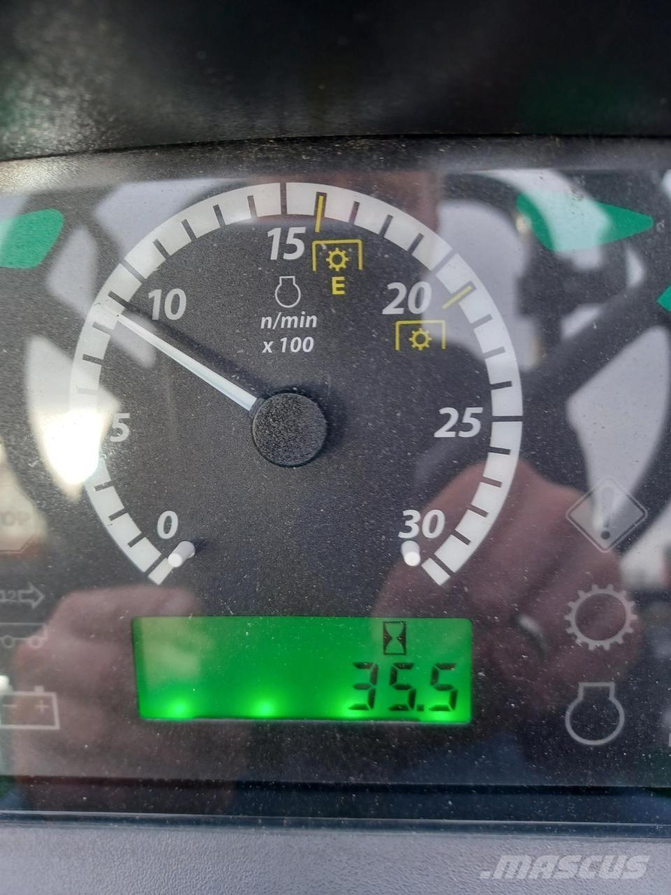 John Deere 5050E Traktorji