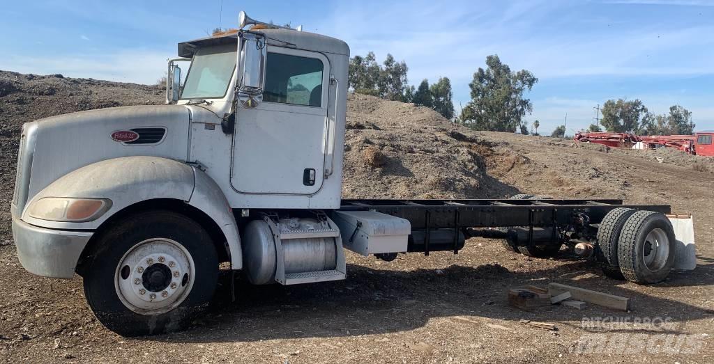 Peterbilt 335 Kiper tovornjaki