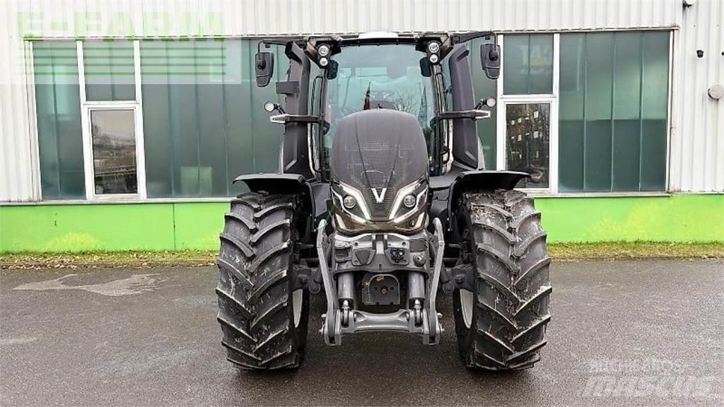 Valtra q 285 Traktorji