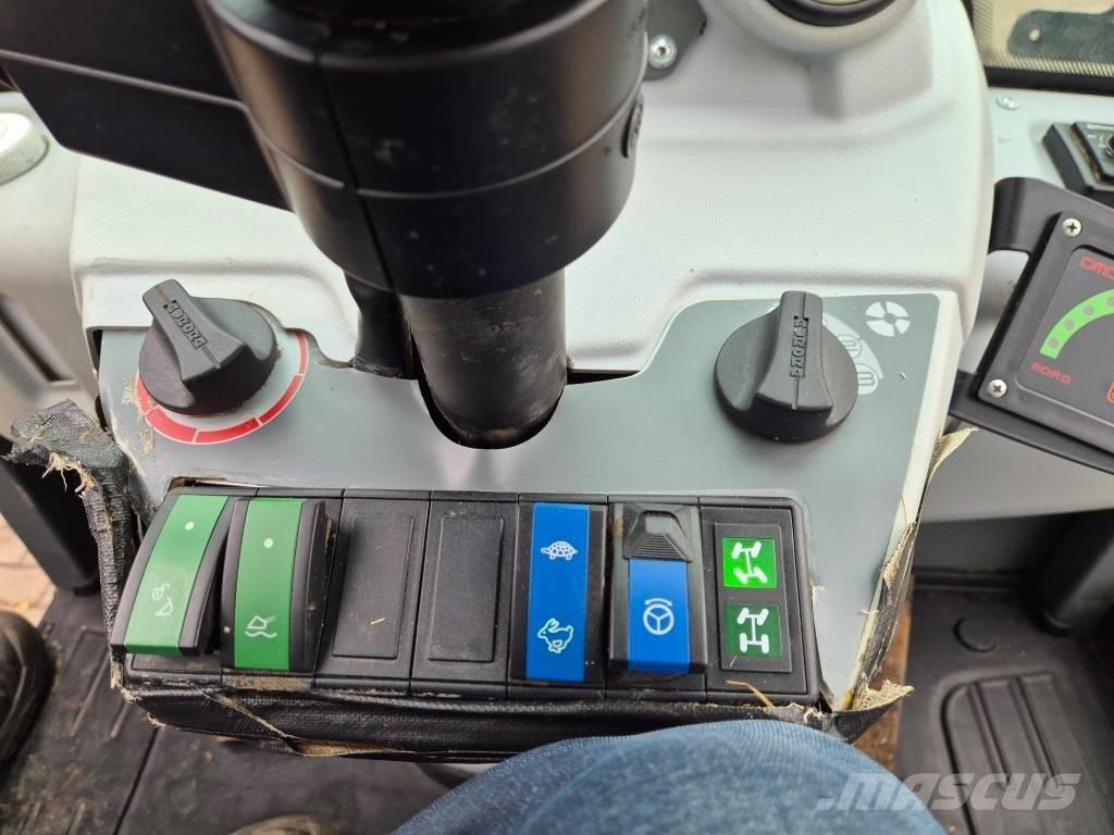 Kramer KL25.5T Večnamenski nakladalci