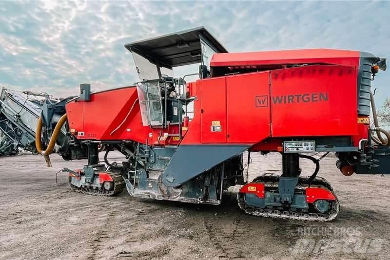 Wirtgen W220 Drugi tovornjaki