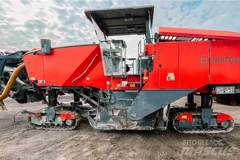 Wirtgen W220 Drugi tovornjaki