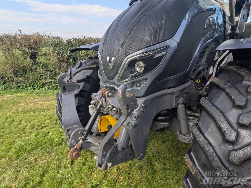 Valtra T 254 Traktorji
