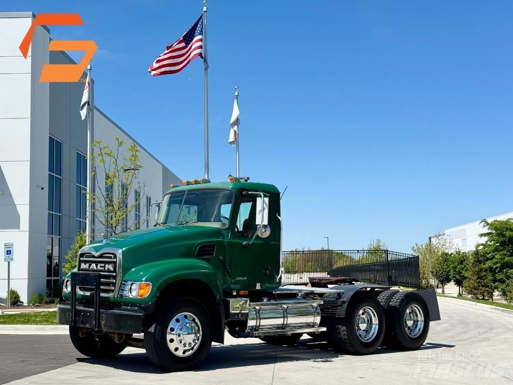 Mack Granite CV713 Vlačilci