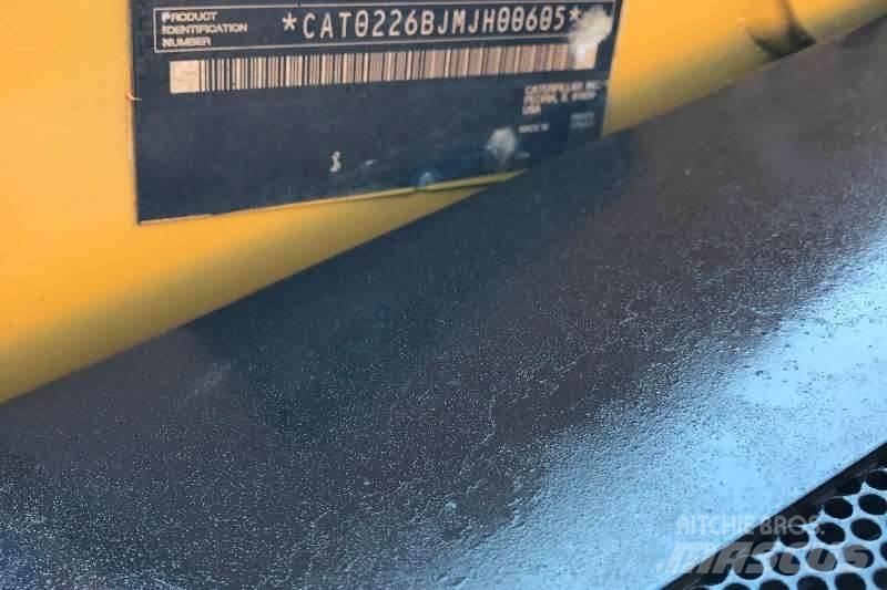 CAT 226B Drugi tovornjaki