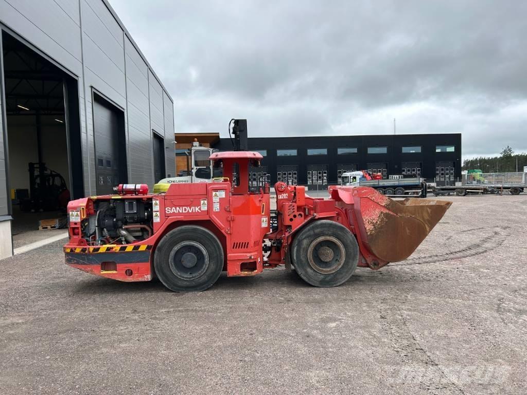 Sandvik Toro LH202 Podzemni nakladalci