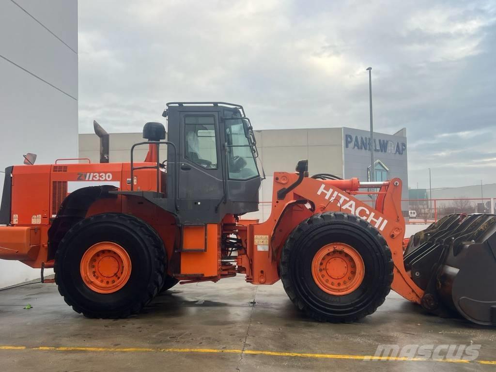 Hitachi ZW 330 Kolesni nakladalci