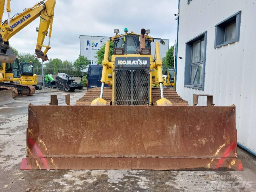 Komatsu D65PX-18 Buldožerji goseničarji