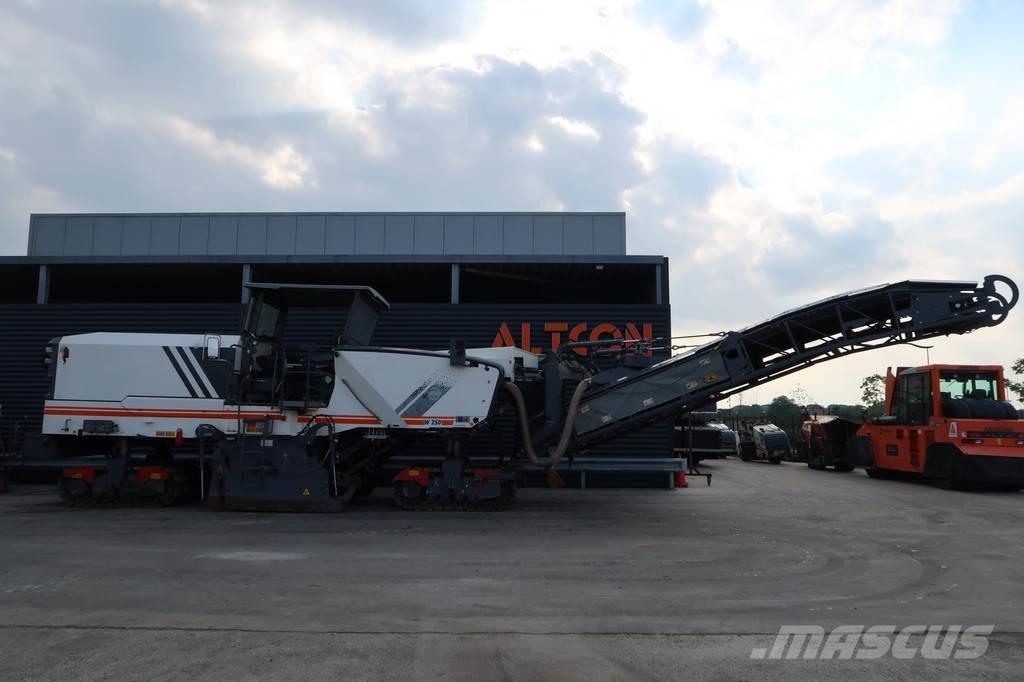 Wirtgen W 250 Freze za asfalt