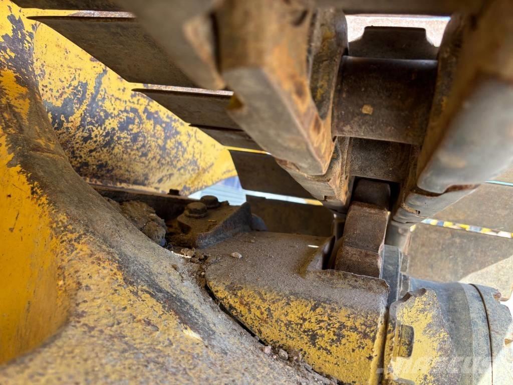 Komatsu D37 PX-23 Buldožerji goseničarji