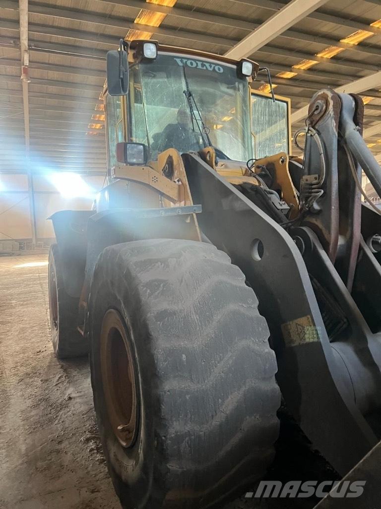 Volvo L 120 E Kolesni nakladalci