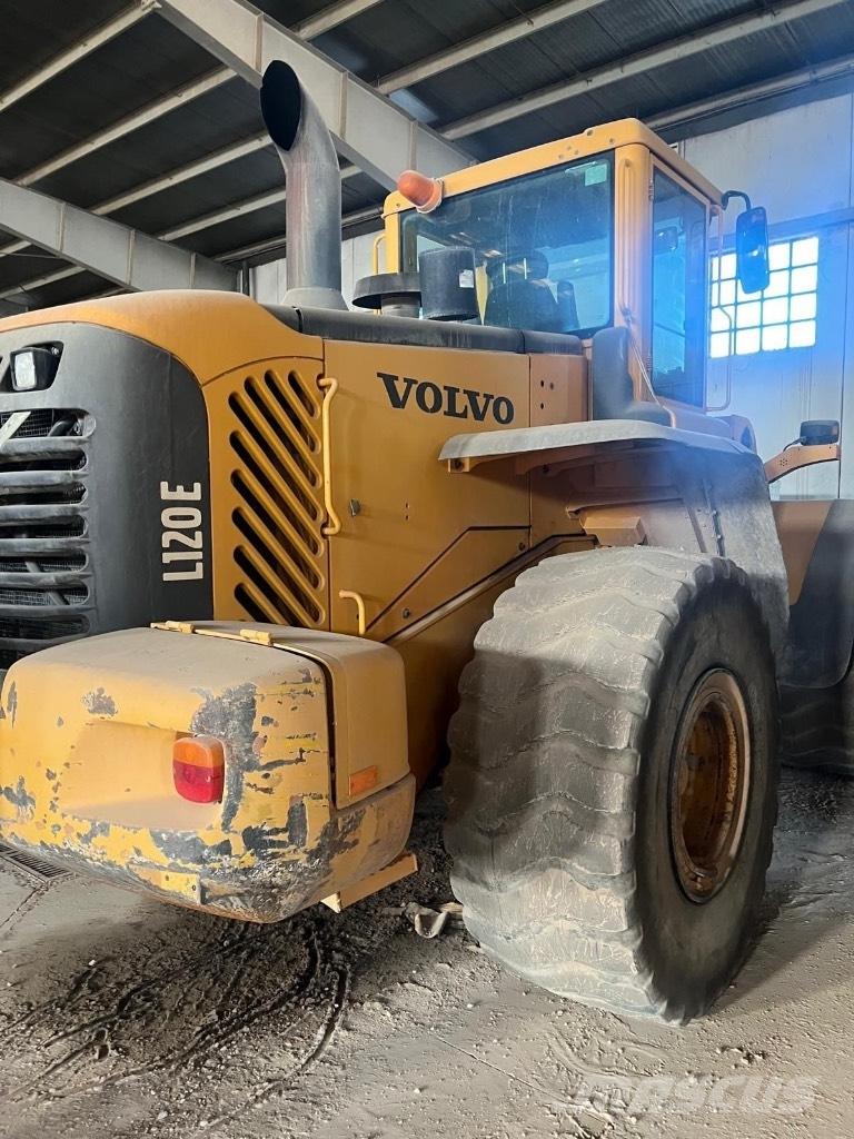 Volvo L 120 E Kolesni nakladalci