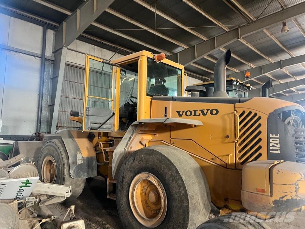 Volvo L 120 E Kolesni nakladalci