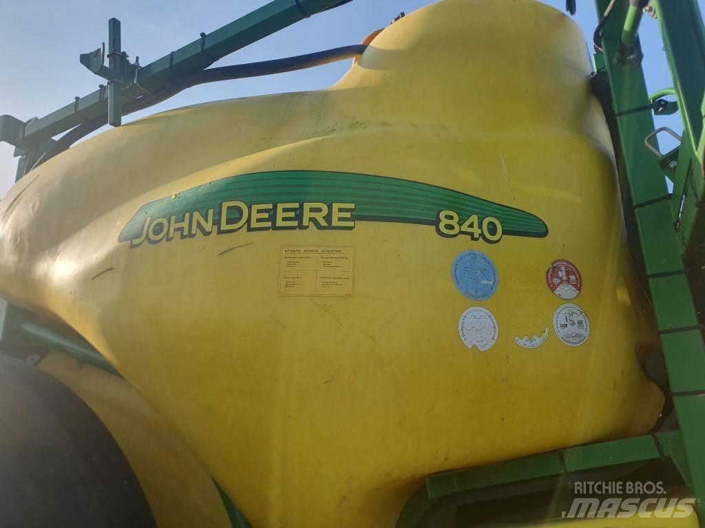 John Deere 840 Vlečne škropilnice