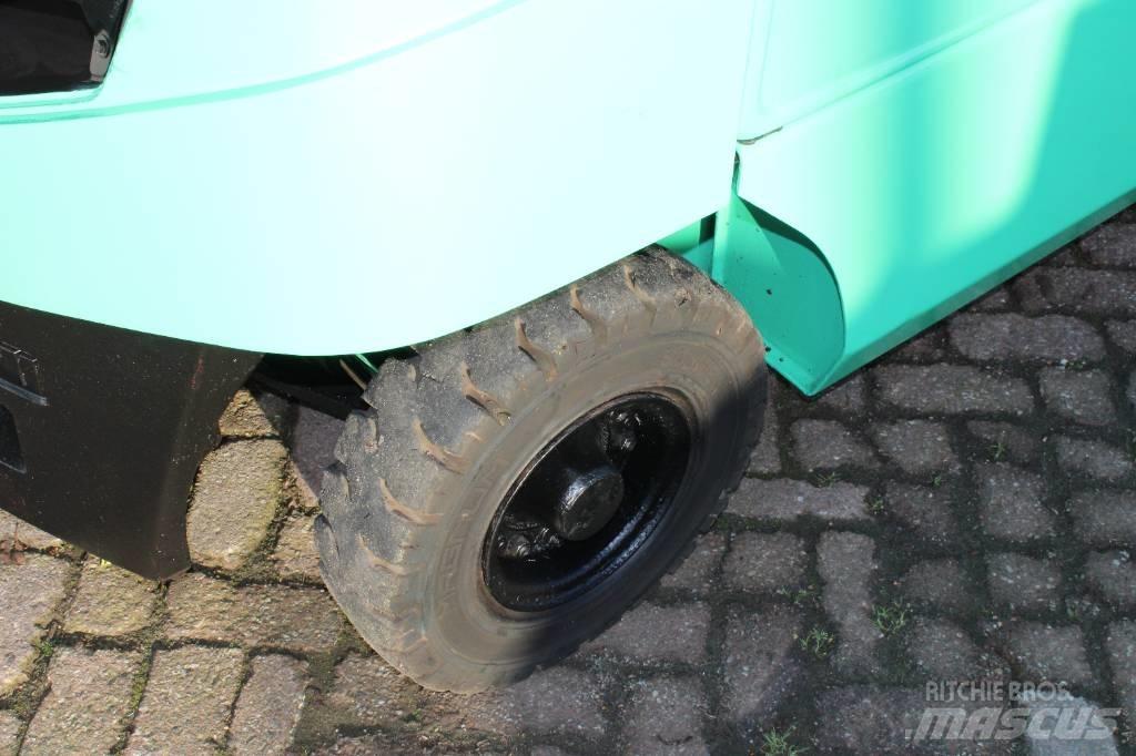 Mitsubishi FD25N Dizelski viličarji