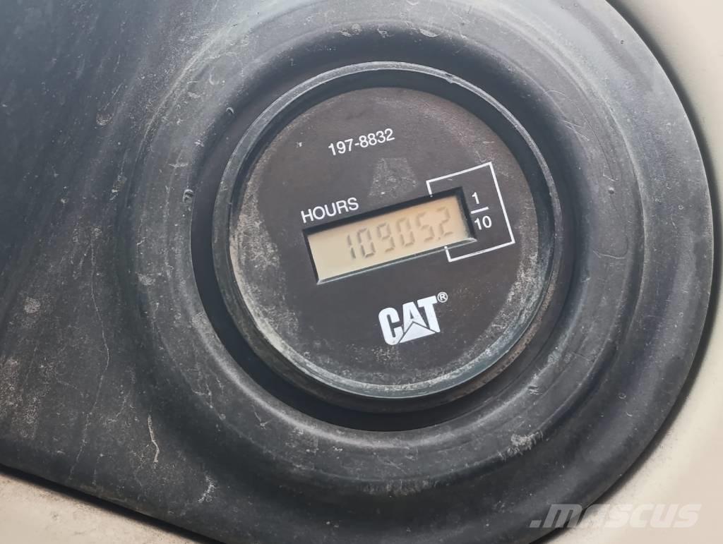 CAT M 318 C Bagri na kolesih