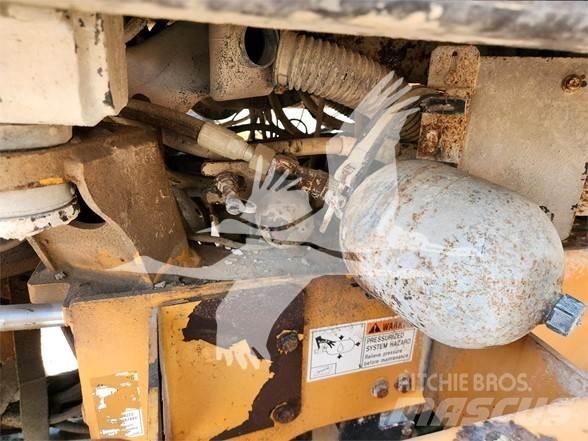 CASE 521F Kolesni nakladalci