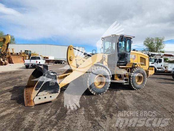 CAT 930M Kolesni nakladalci