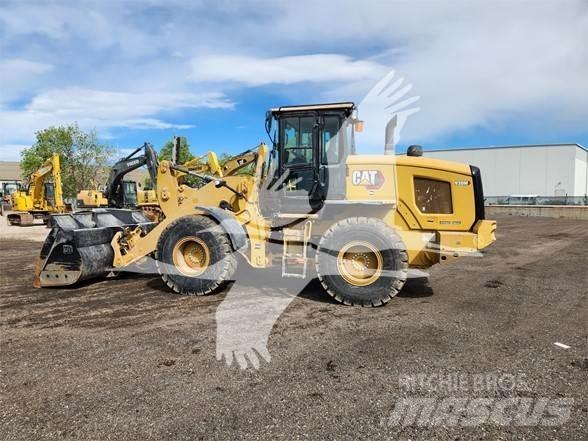 CAT 930M Kolesni nakladalci