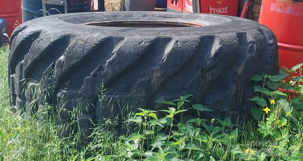 Komatsu 895 Gume, kolesa in platišča