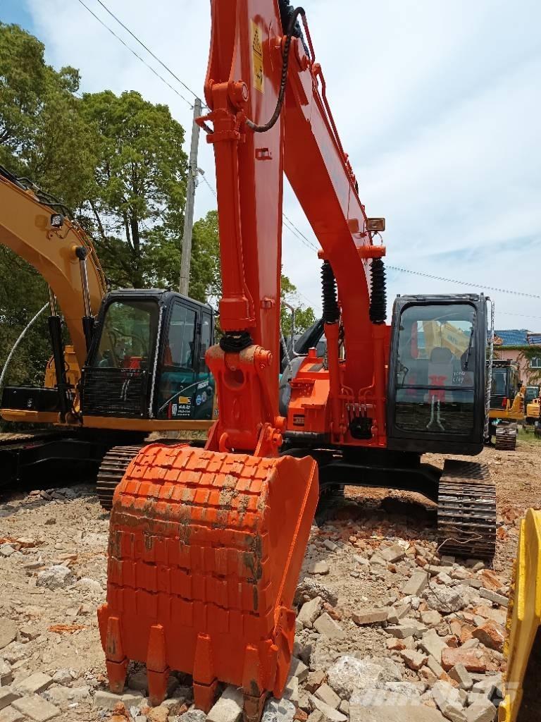 Hitachi ZX 135 Bagri goseničarji