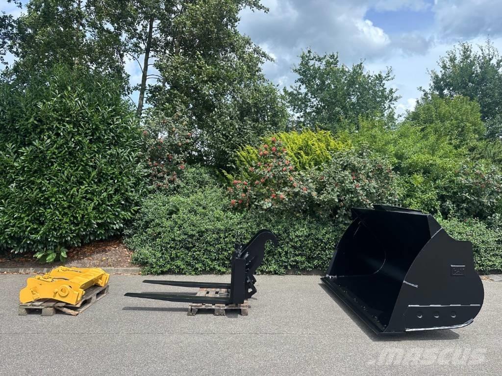 CAT 938M Kolesni nakladalci