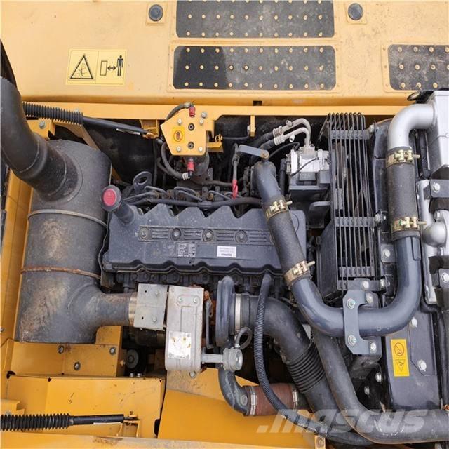 Komatsu P C220-8 Bagri goseničarji