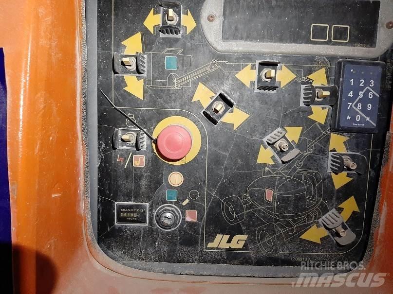 JLG 800AJ Zglobne dvižne ploščadi