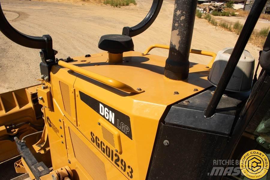 CAT D 6 N LGP Buldožerji goseničarji