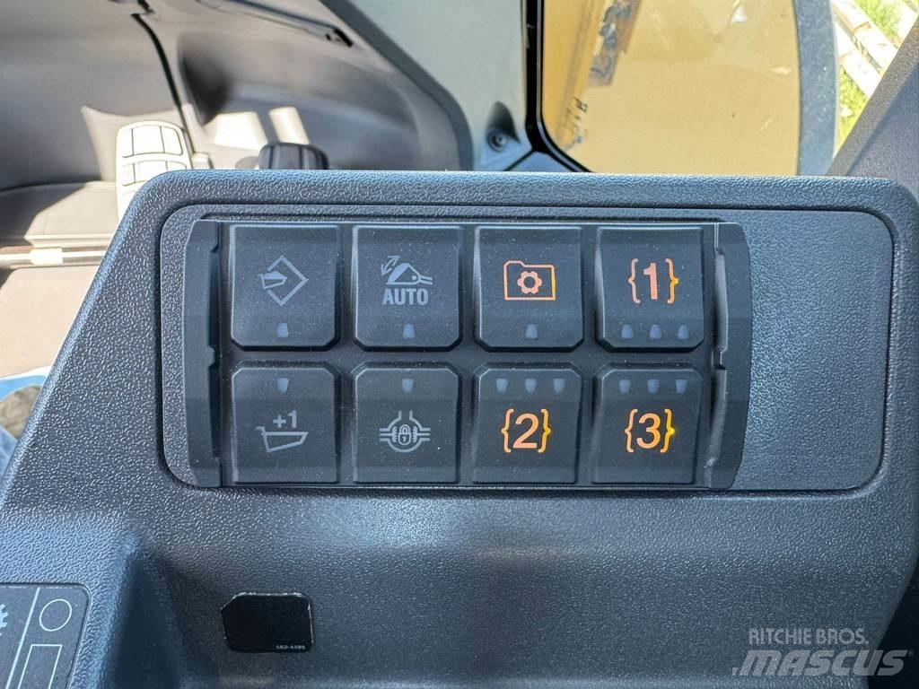 CAT 980 Kolesni nakladalci