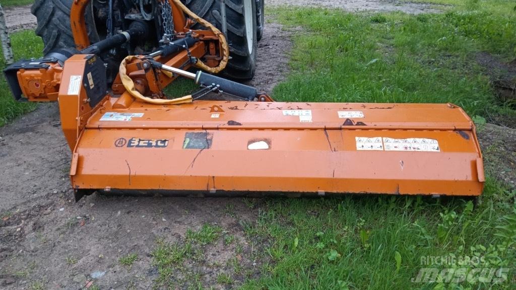 Berti TĀ/PS 250 Priključne in vlečne kosilnice