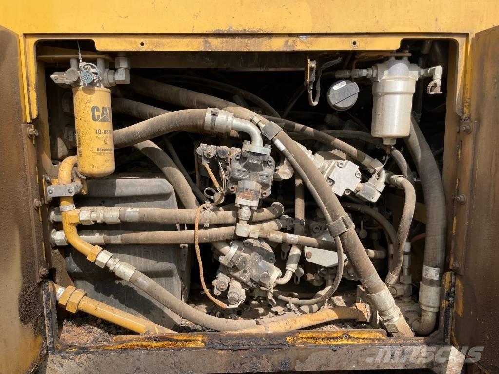 CAT AP555F Asfaltni finišerji