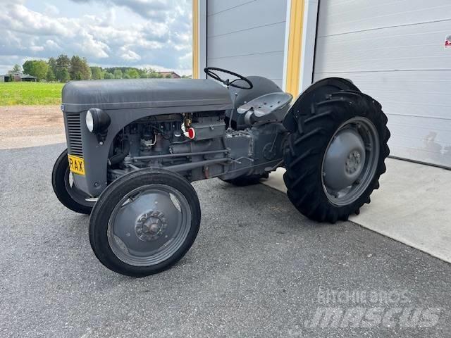 Massey Ferguson ted Traktorji
