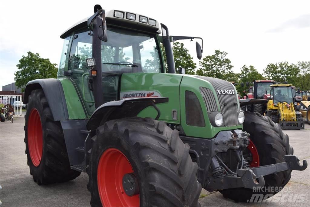 Fendt 714 Vario Traktorji