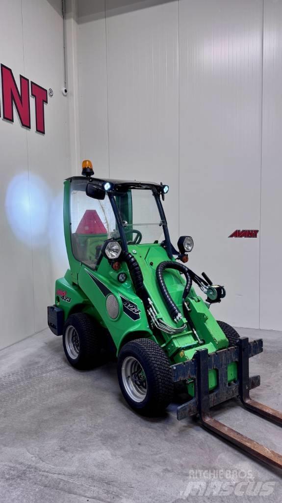 Avant 423 Skid steer mini nakladalci