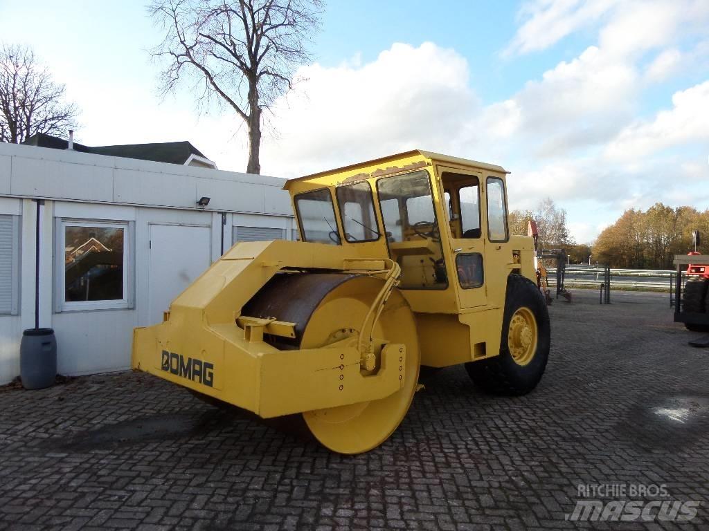 Bomag BW 211 AD Enojni valjarji